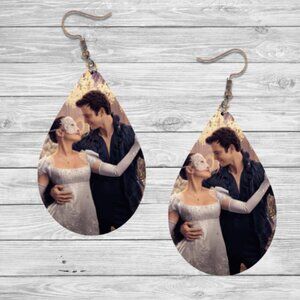 Benedict & Sophie: Bridgerton Teardrop Earring